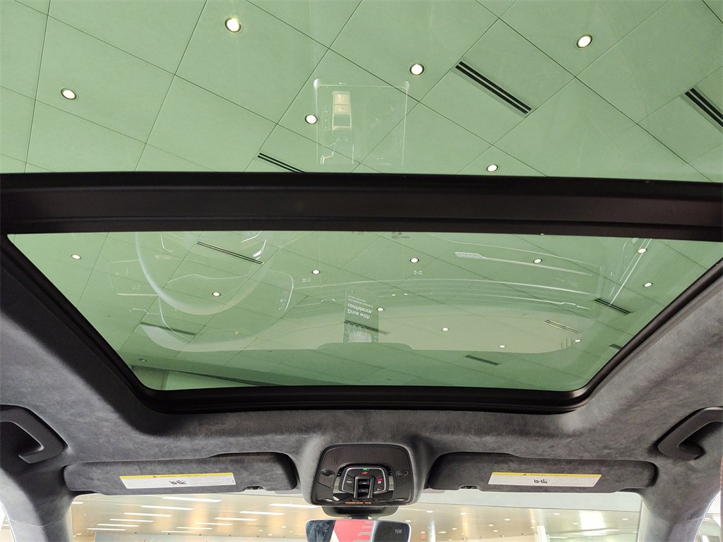 New 2025 Audi RS Q8 performance image 7