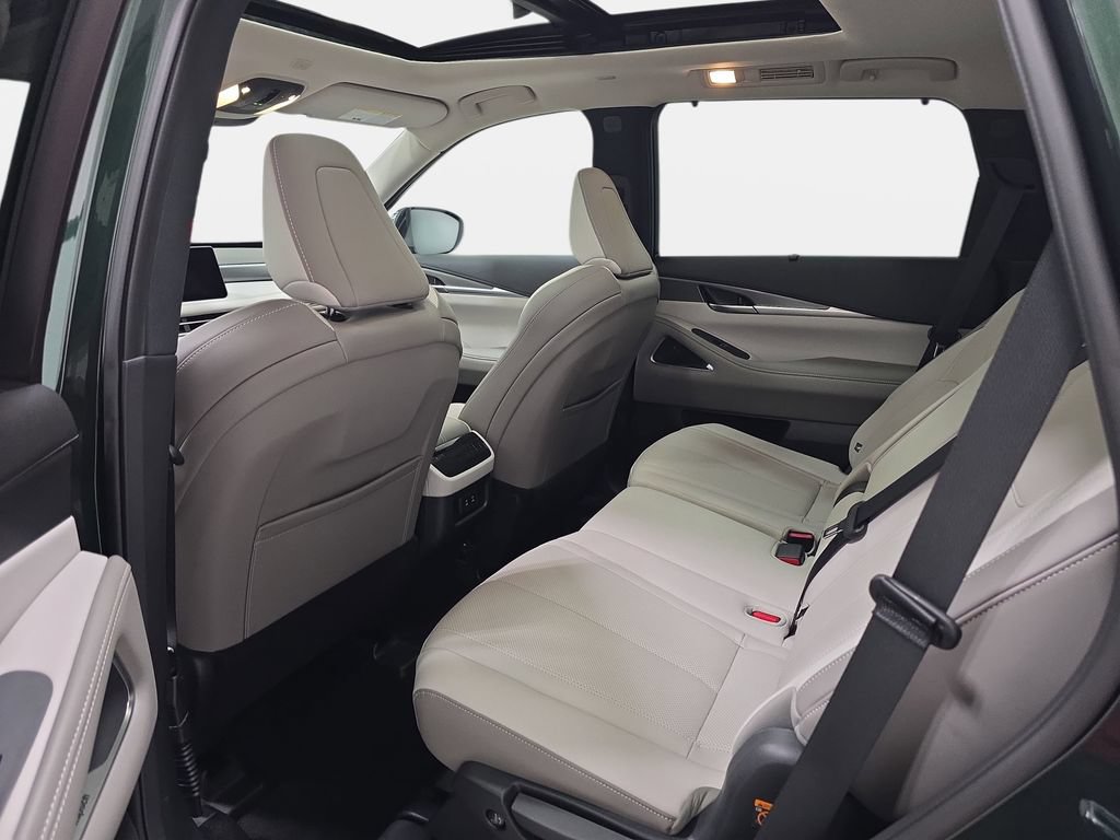 Certified 2026 INFINITI QX60 Luxe w/ Cargo Package AWD/4WD image 10
