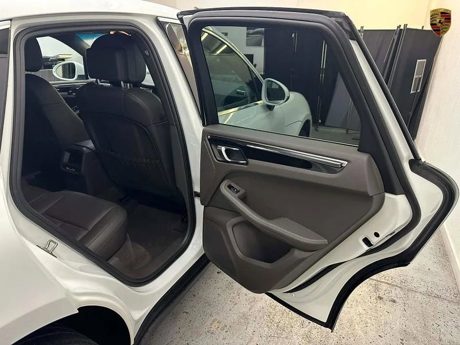 Used 2015 Porsche Macan S image 10