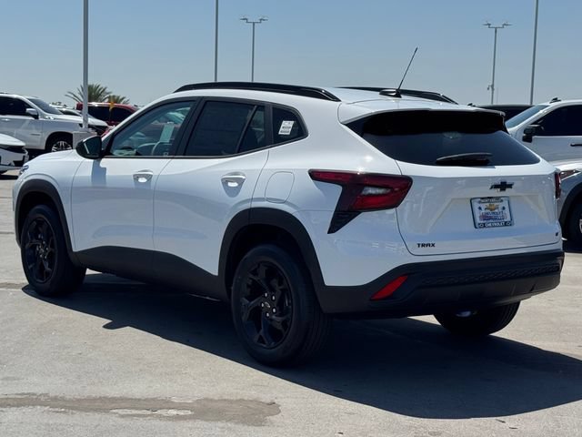 New 2026 Chevrolet Trax LT w/ Midnight Edition FWD image 3