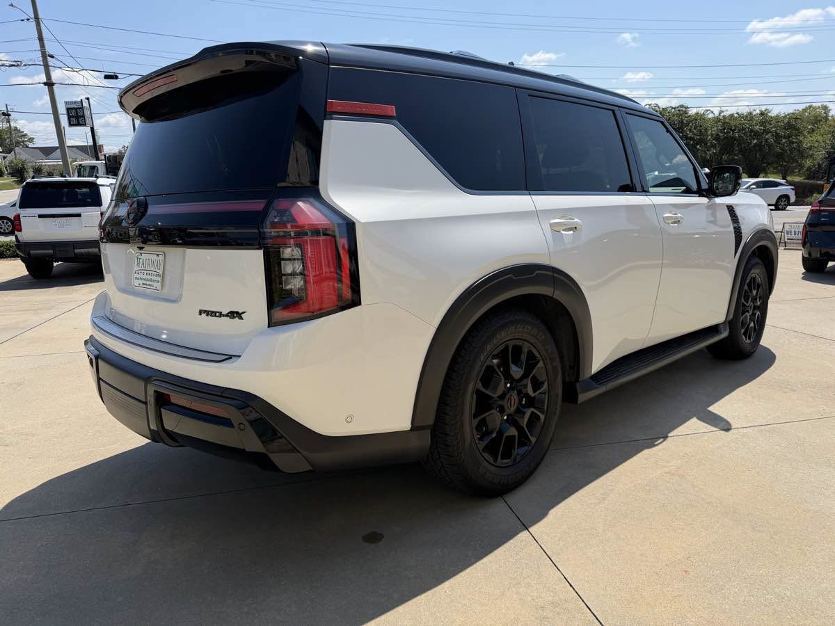 Used 2025 Nissan Armada PRO-4X w/ Pro-4X Premium Package AWD/4WD image 6