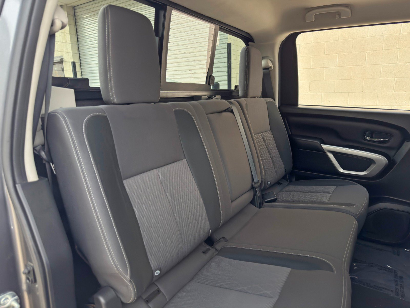 Used 2023 Nissan Titan SV w/ SV Convenience Package RWD image 32