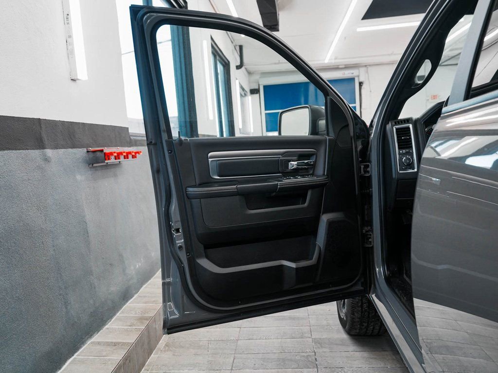 Used 2022 RAM 1500 Classic Warlock w/ Ceramic Gray Warlock Package image 10