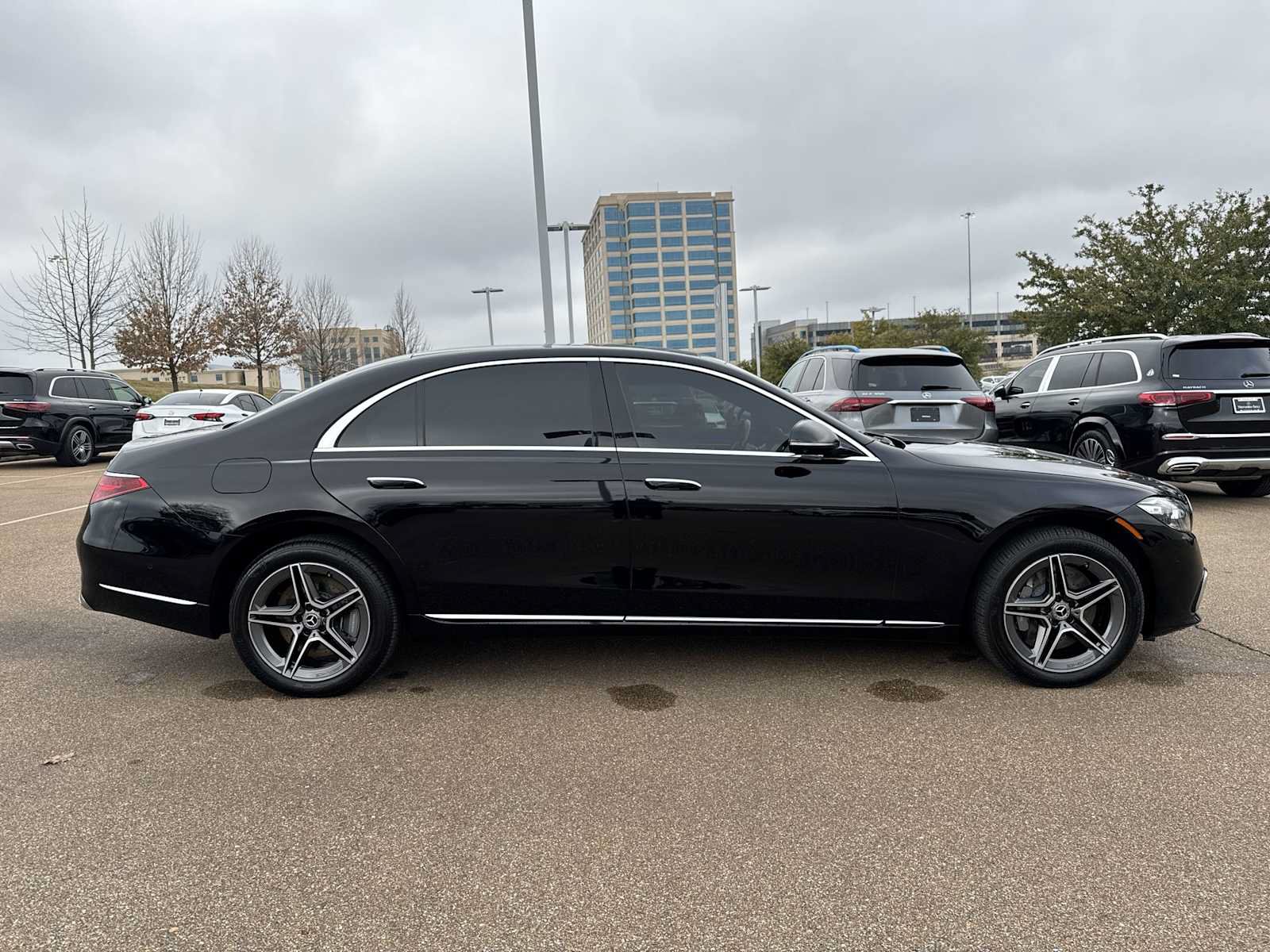 Used 2024 Mercedes-Benz S 580e 4MATIC Sedan image 7