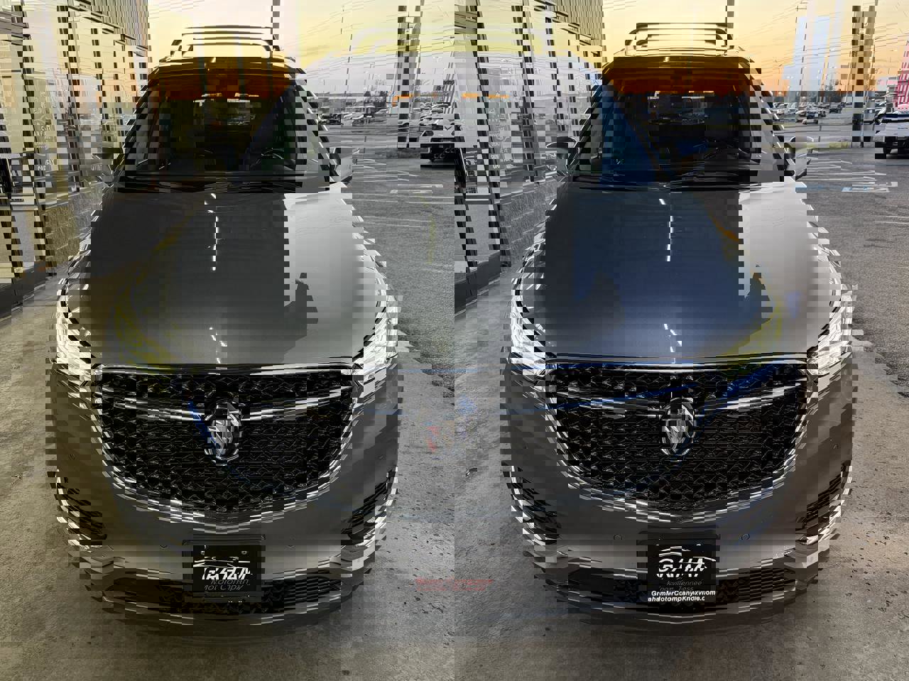 Used 2021 Buick Enclave Avenir w/ Avenir Technology Package image 2