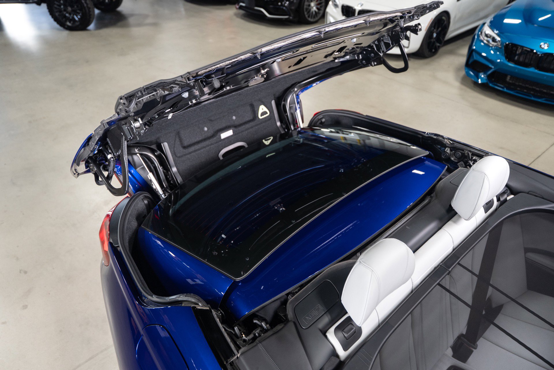 Used 2020 BMW M4 Convertible w/ Executive Package image 21