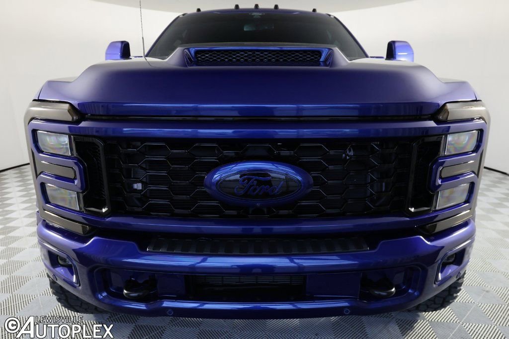 Used 2026 Ford F450 Platinum w/ FX4 Off-Road Package image 2