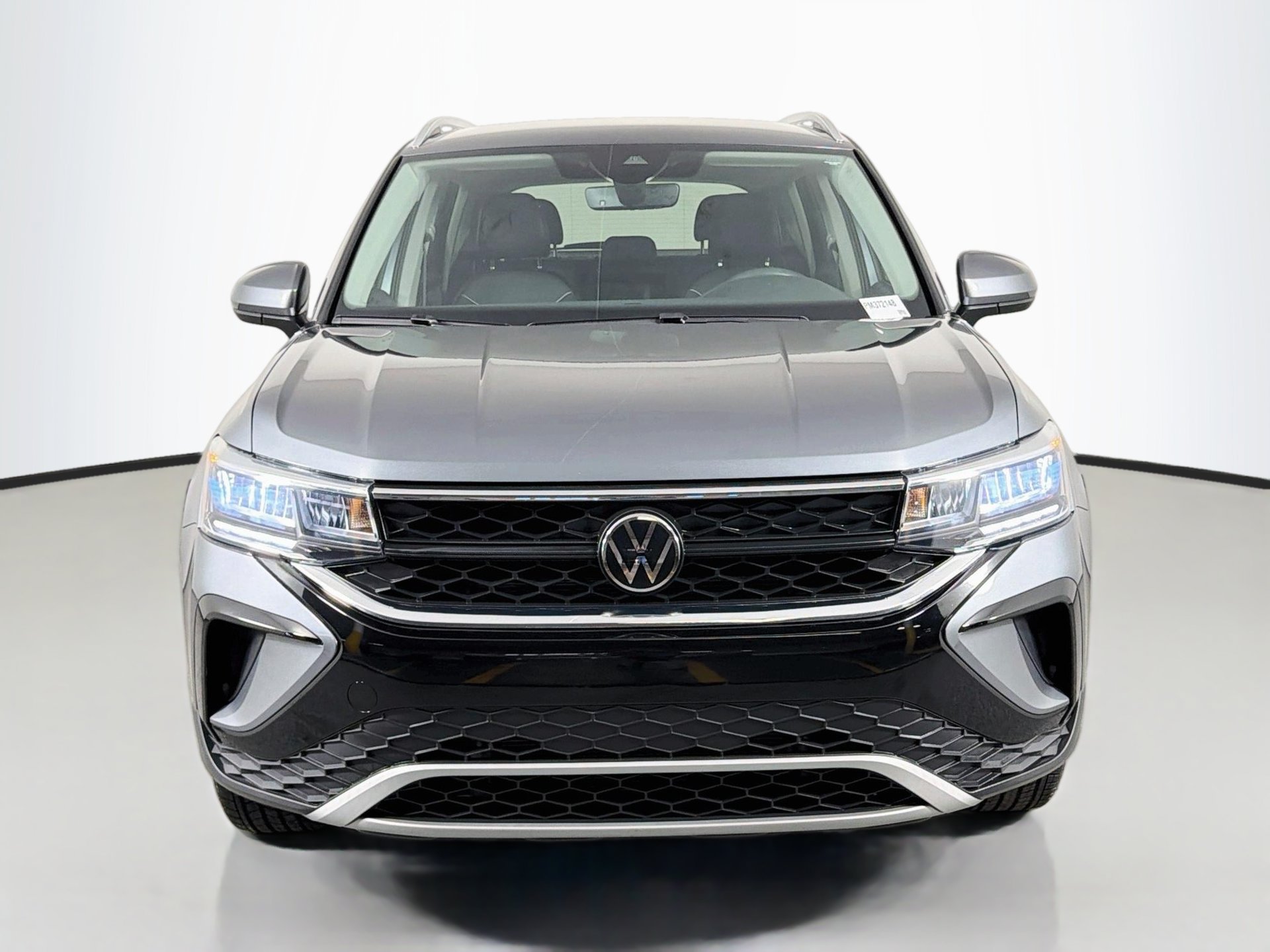 Used 2023 Volkswagen Taos SE FWD image 2