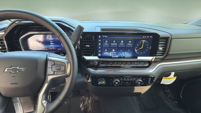 Used 2024 Chevrolet Silverado 1500 RST w/ Z71 Off-Road Package AWD/4WD image 11