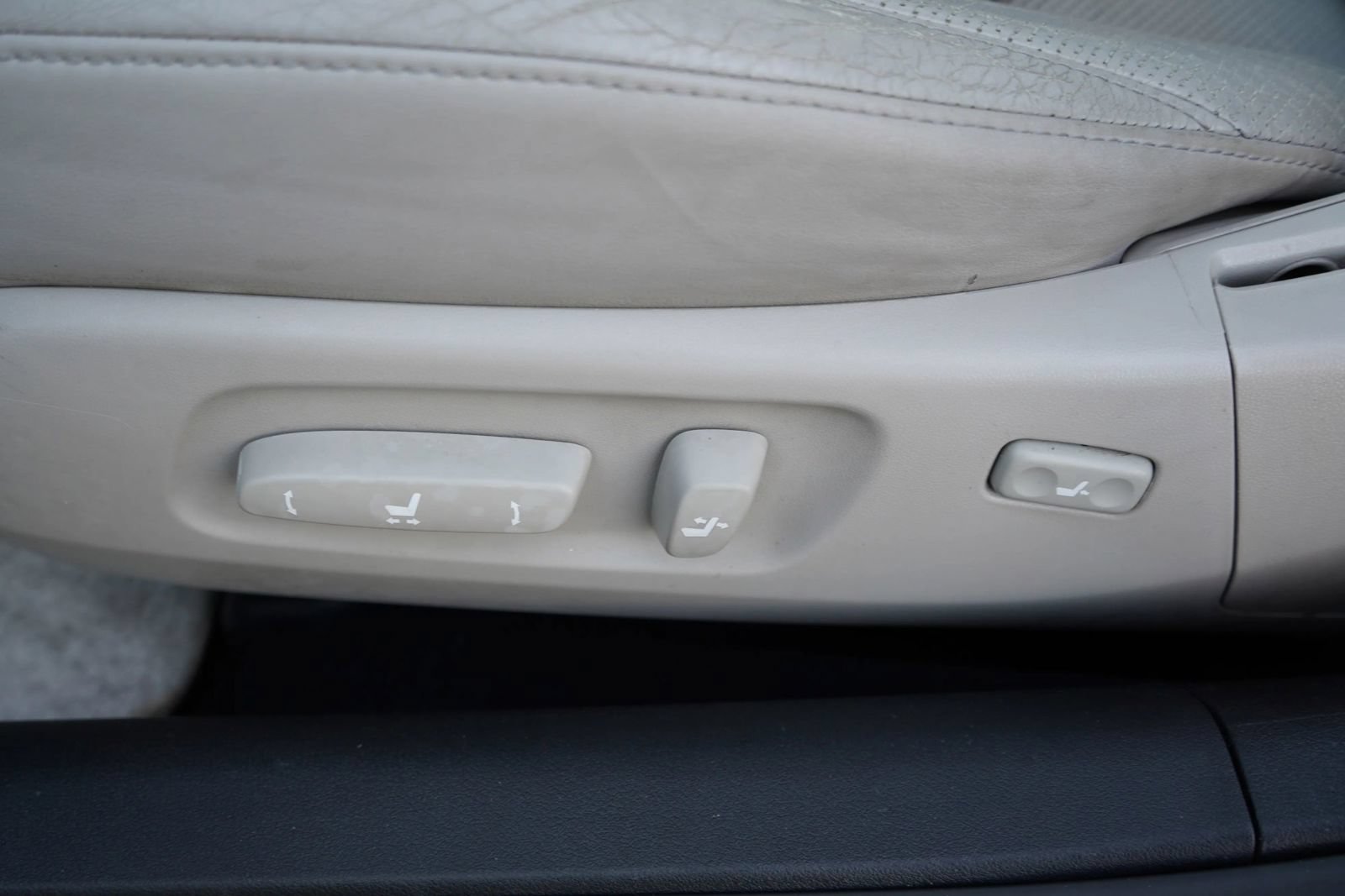 Used 2012 Lexus ES 350 FWD image 16