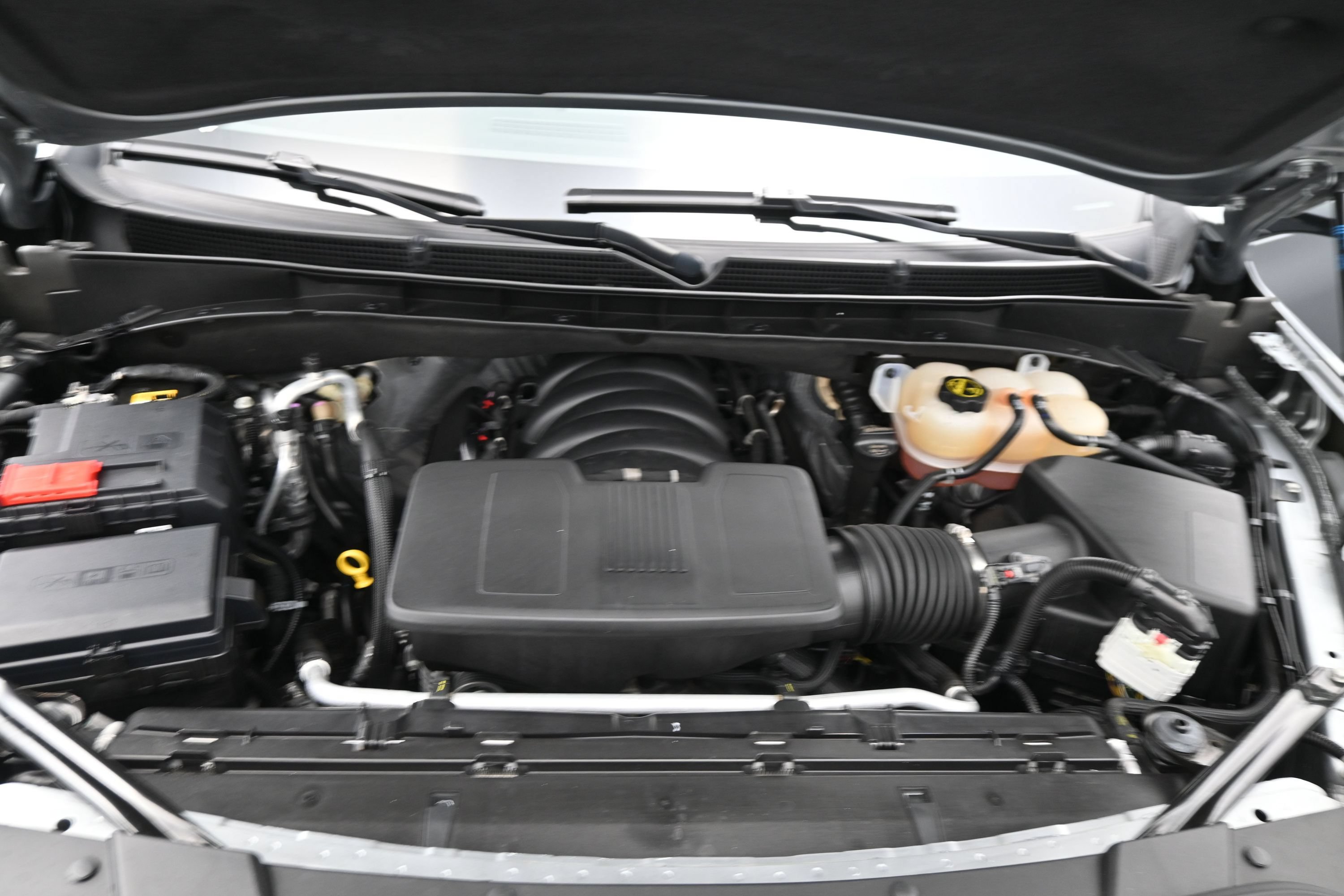 Used 2025 GMC Yukon Denali RWD image 27