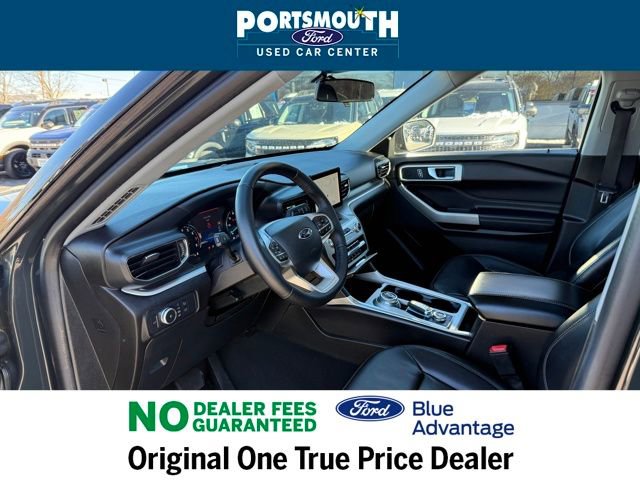 Used 2022 Ford Explorer XLT w/ Equipment Group 202A image 4