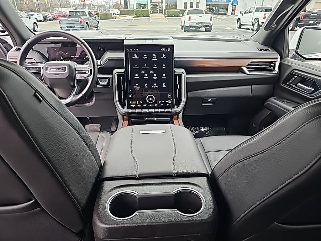 Used 2025 GMC Yukon XL Denali image 17
