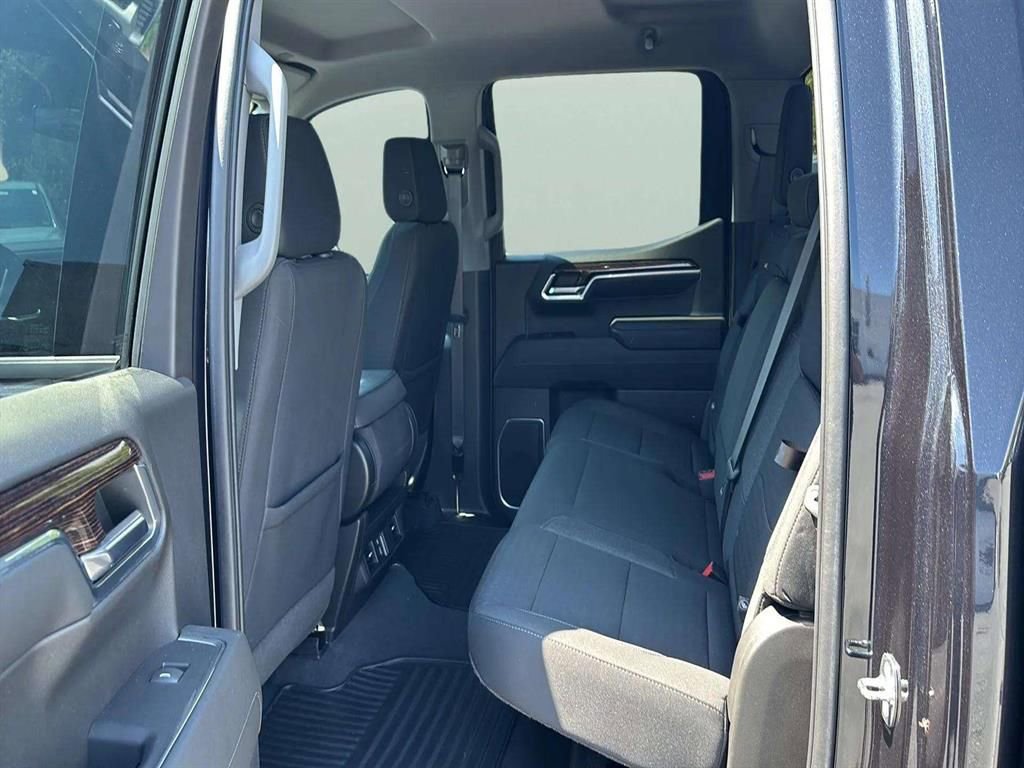 Used 2022 GMC Sierra 1500 Elevation image 12