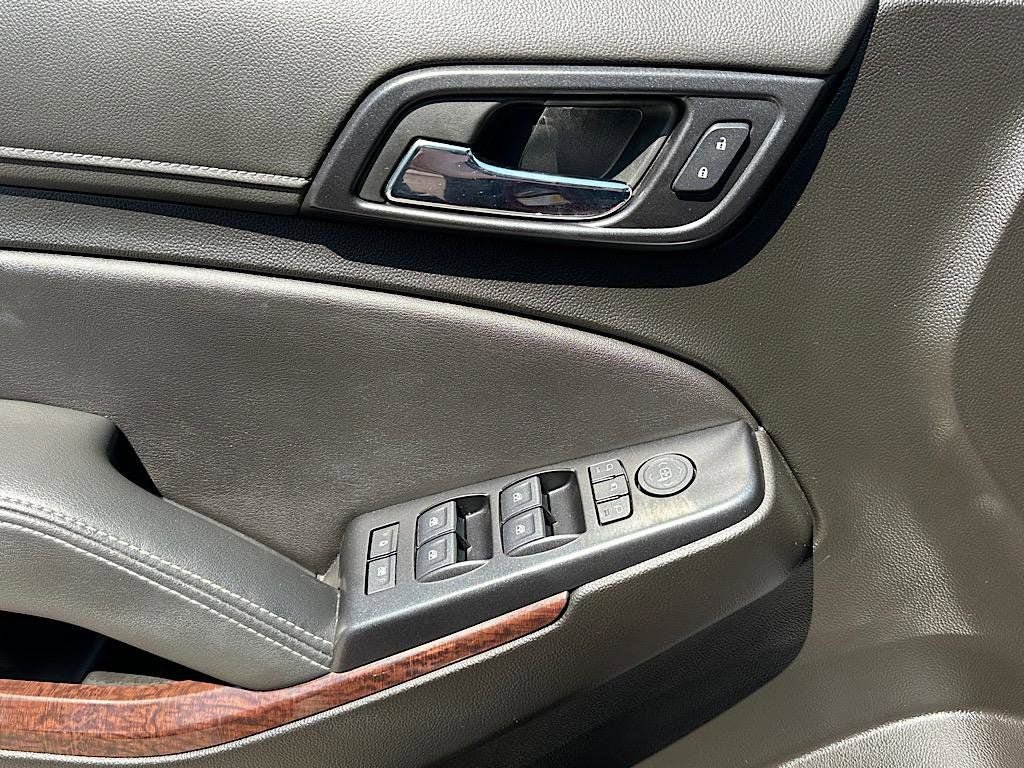 Used 2019 GMC Yukon SLT w/ Open Road Package AWD/4WD image 13