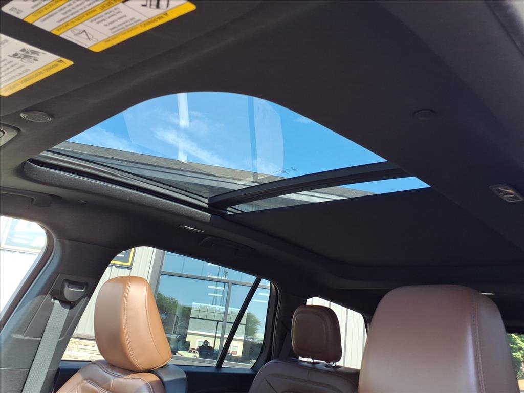 Used 2021 Lincoln Aviator Reserve w/ Equipment Group 208A image 7