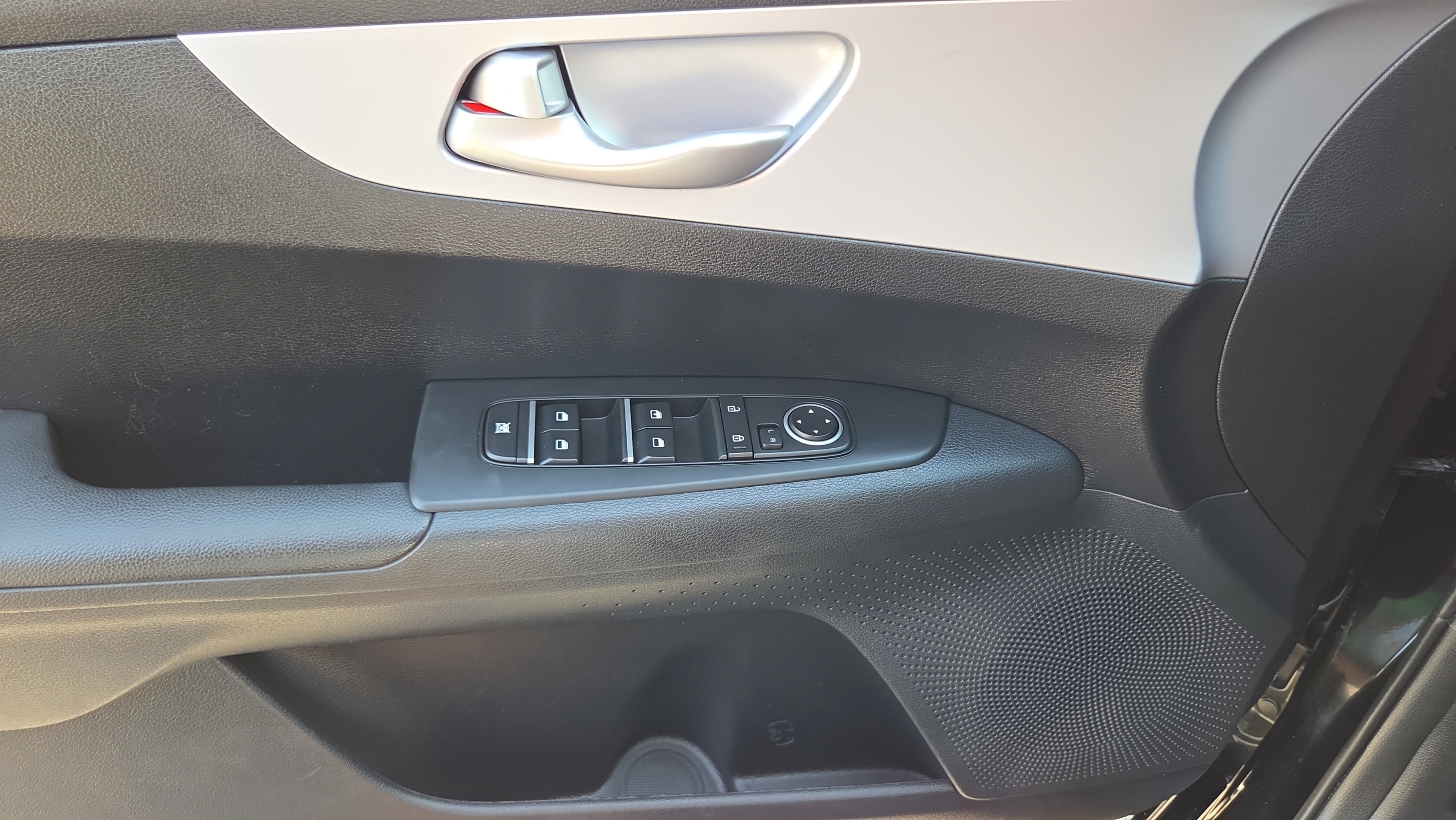Used 2024 Kia Forte LXS w/ LXS Technology Package FWD image 26