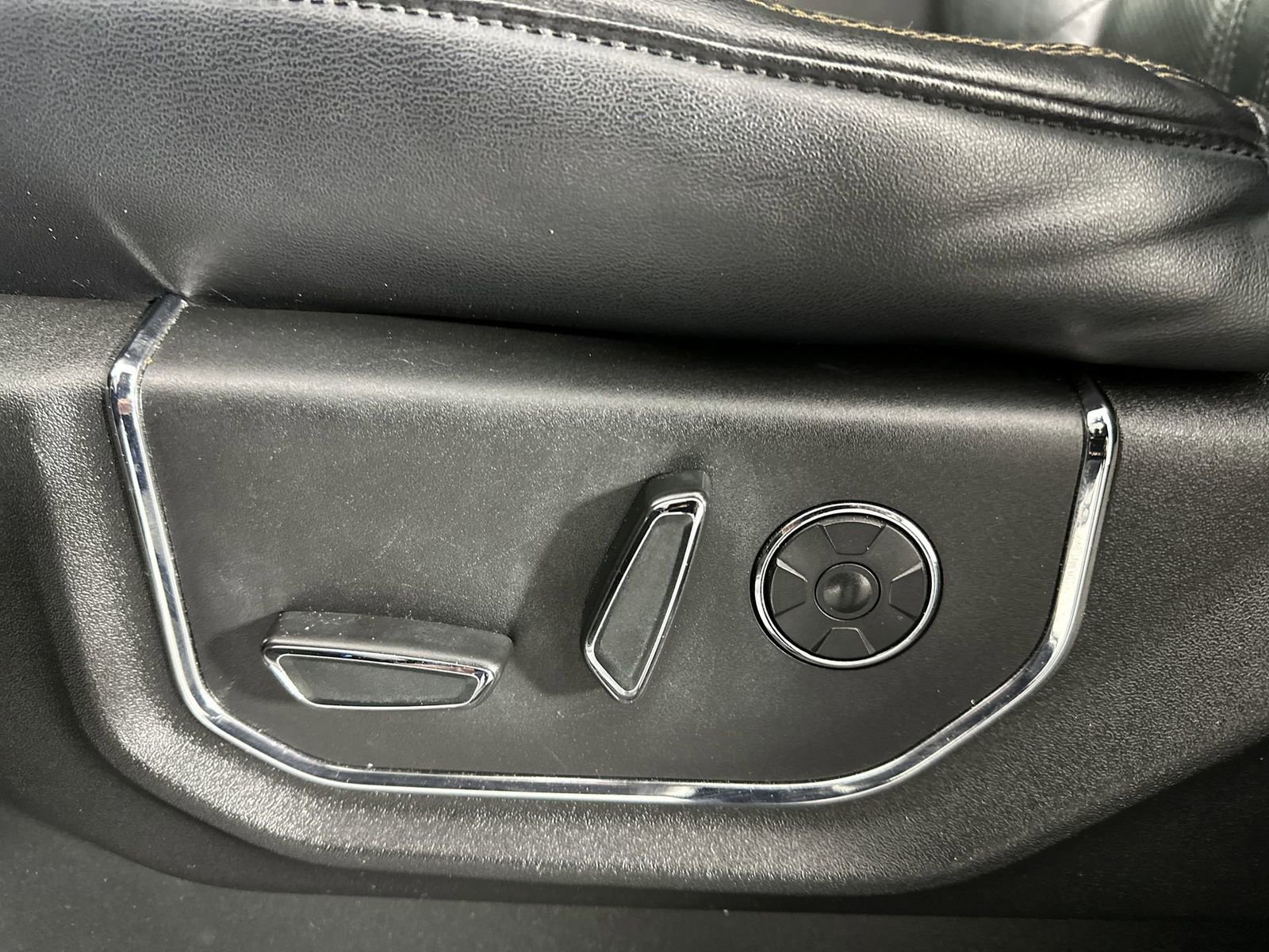 Used 2018 Ford Expedition Platinum image 12