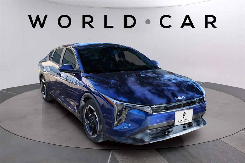 Used 2025 Kia K4 EX image 1
