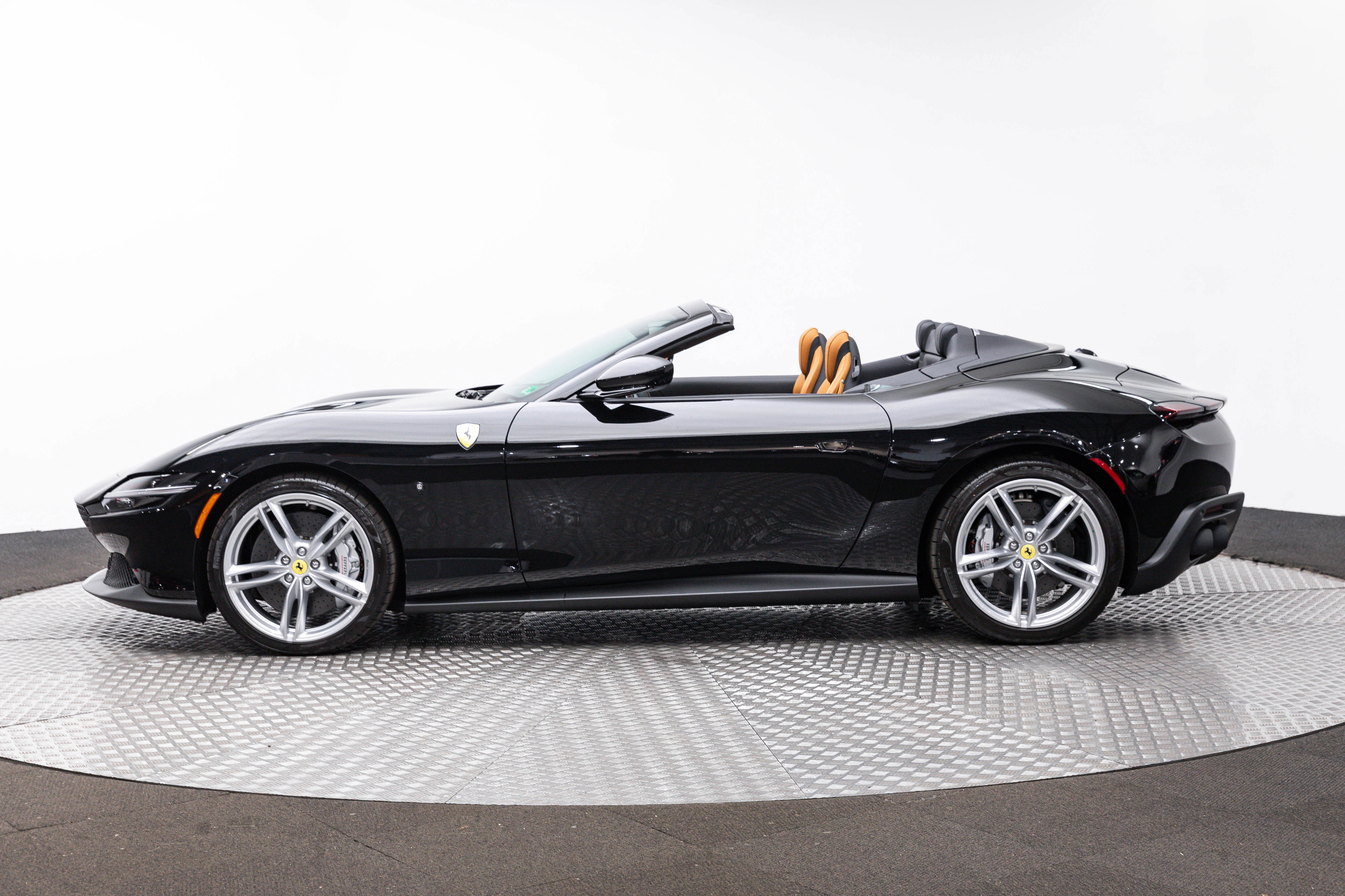 Certified 2026 Ferrari Roma Spider image 2