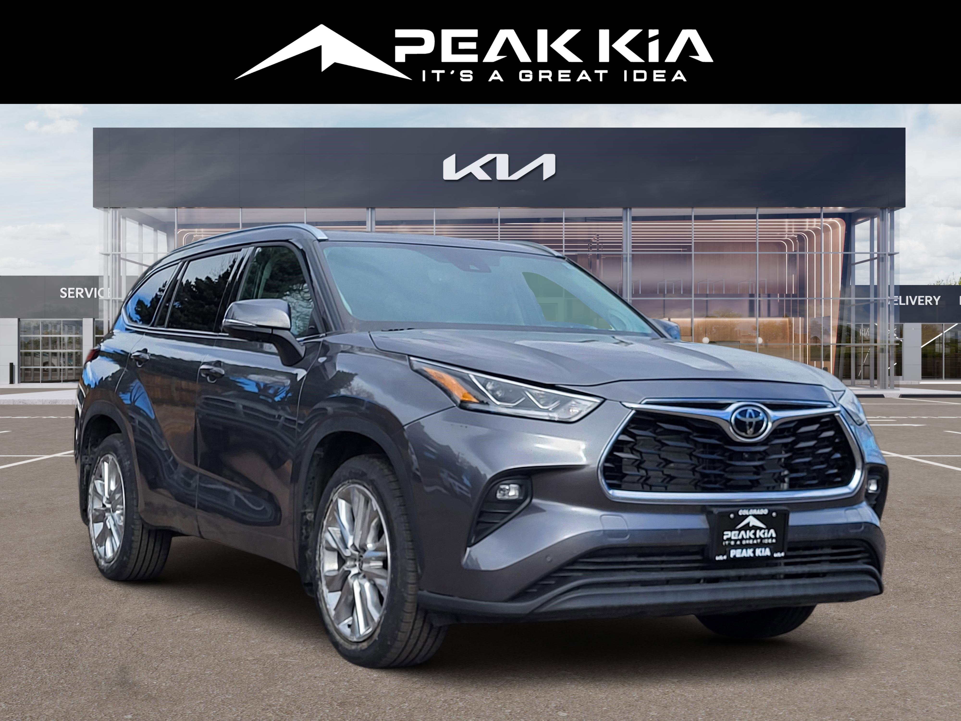 Used 2023 Toyota Highlander Limited image 1