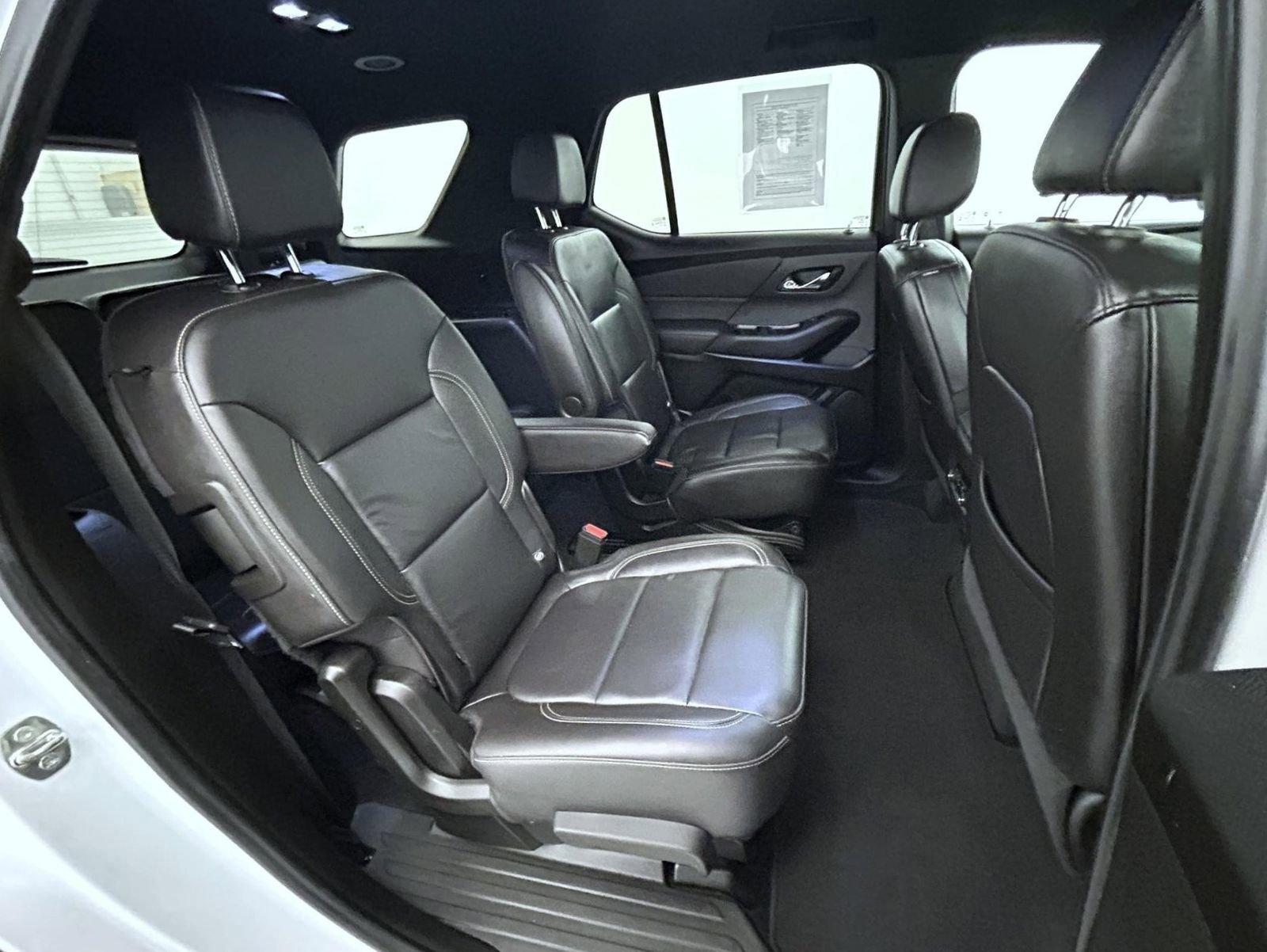 Used 2023 Chevrolet Traverse LT image 18