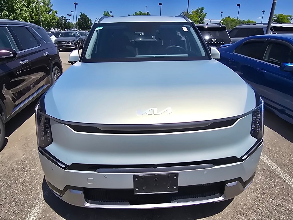 Used 2024 Kia EV9 Land AWD/4WD image 9