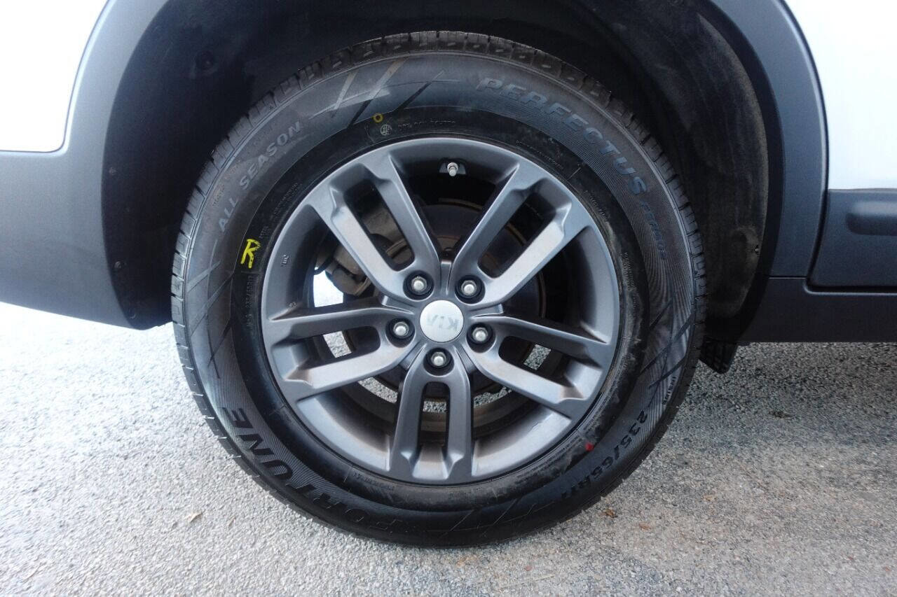 Used 2015 Kia Sorento LX image 31