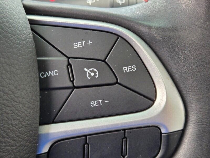 Used 2018 Jeep Compass Limited w/ Navigation Group FWD image 27