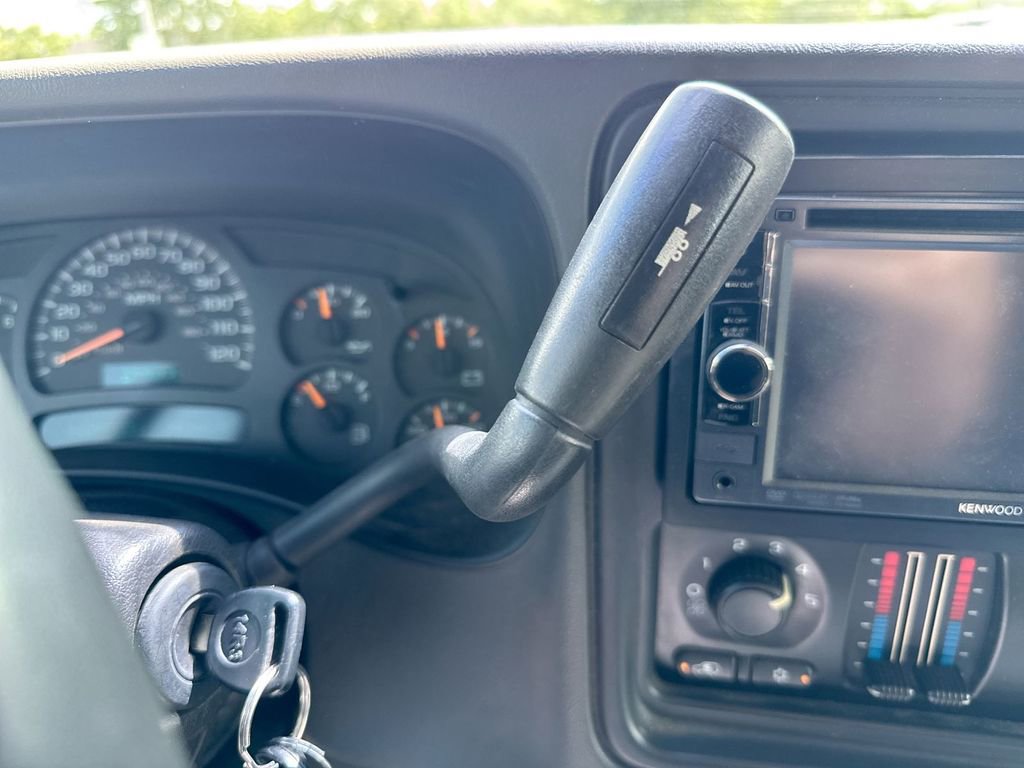 Used 2005 Chevrolet Silverado 2500 LS AWD/4WD image 16