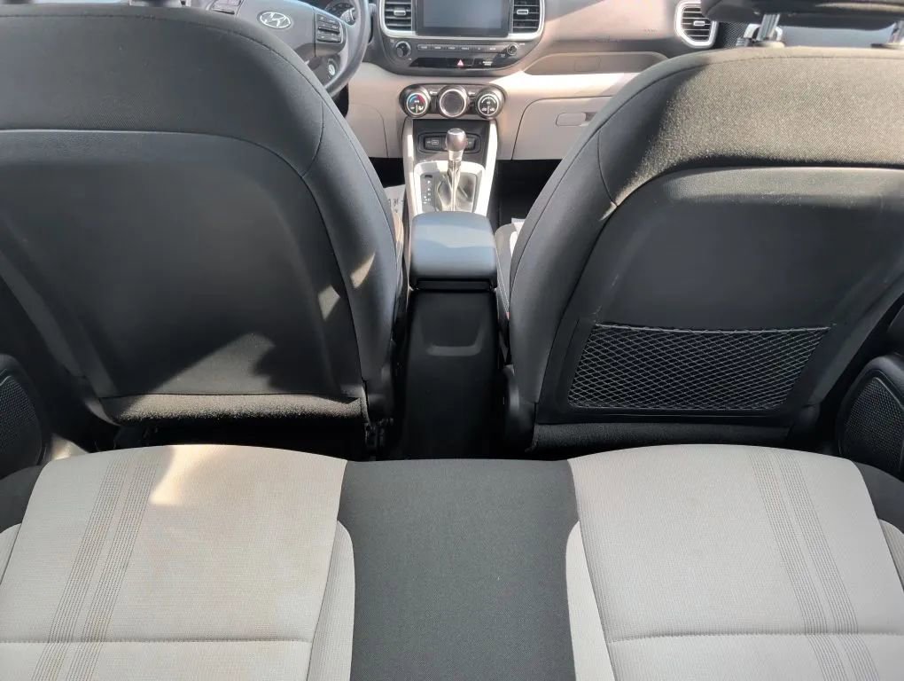 Used 2022 Hyundai Venue SEL FWD image 14