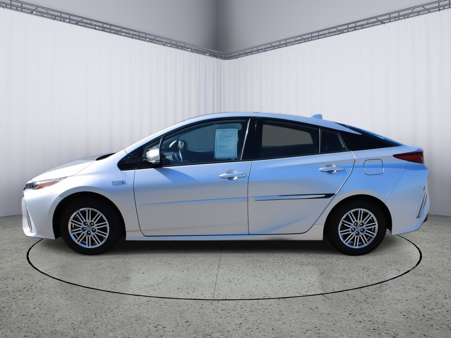Used 2020 Toyota Prius Prime XLE FWD image 5