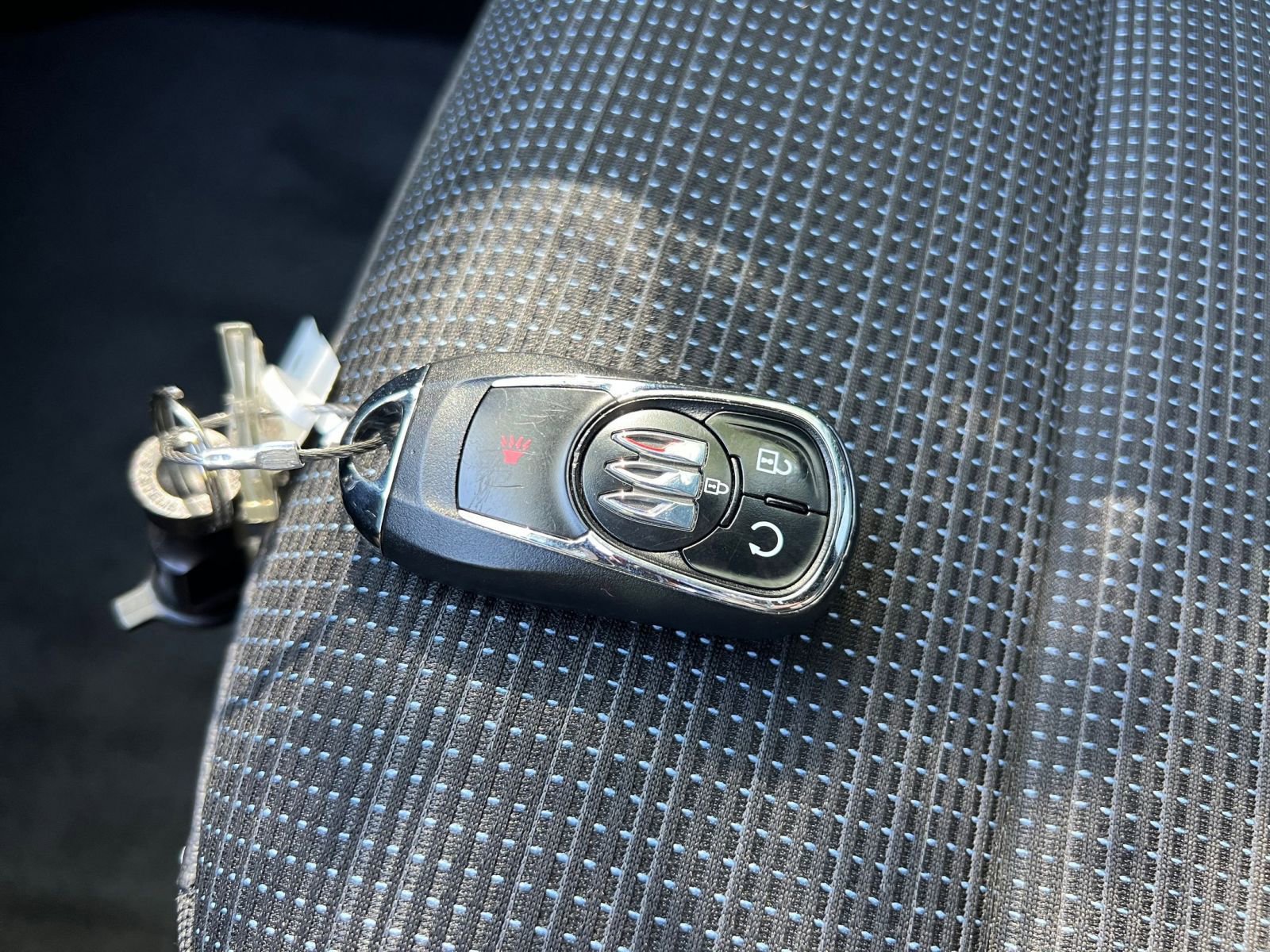 Used 2025 Buick Envista Preferred image 18