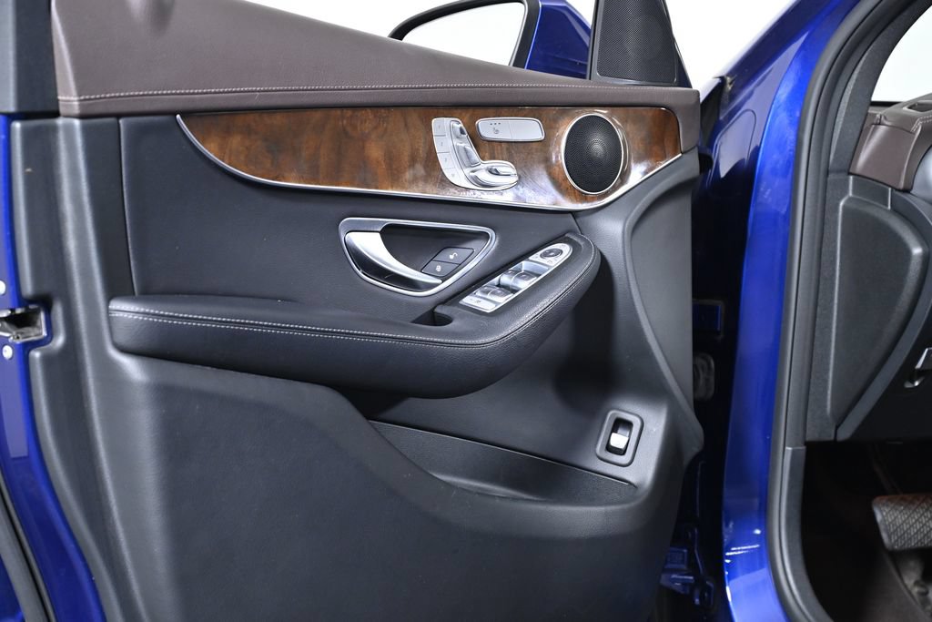 Used 2017 Mercedes-Benz GLC 300 4MATIC image 29