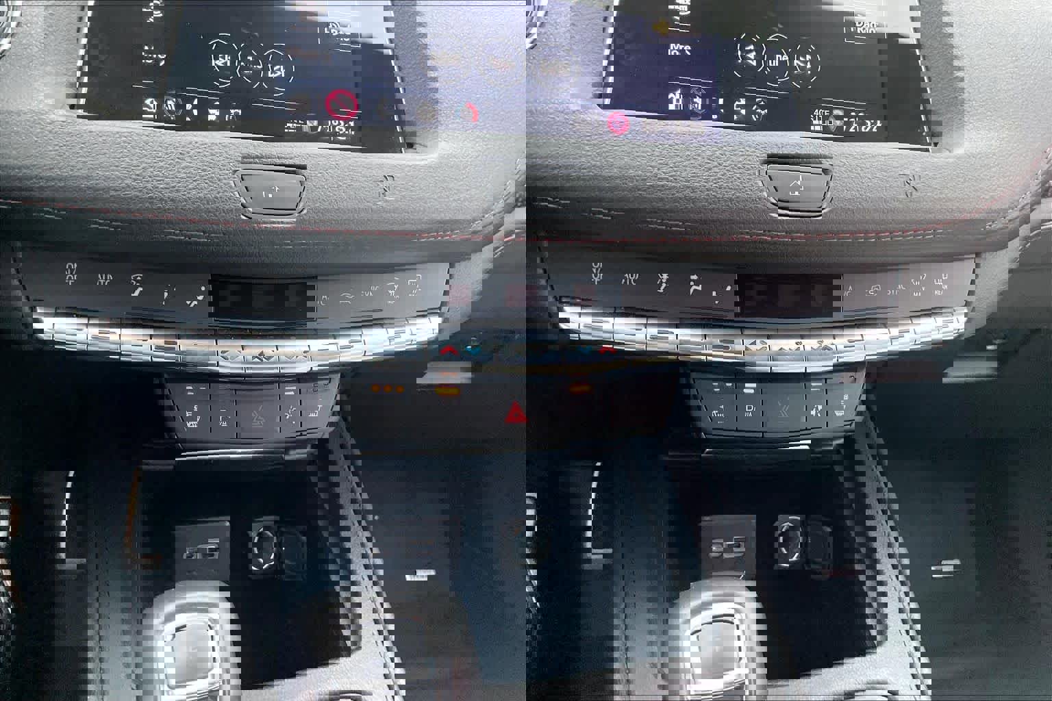 Used 2019 Cadillac XT4 Sport w/ Cold Weather Package image 32