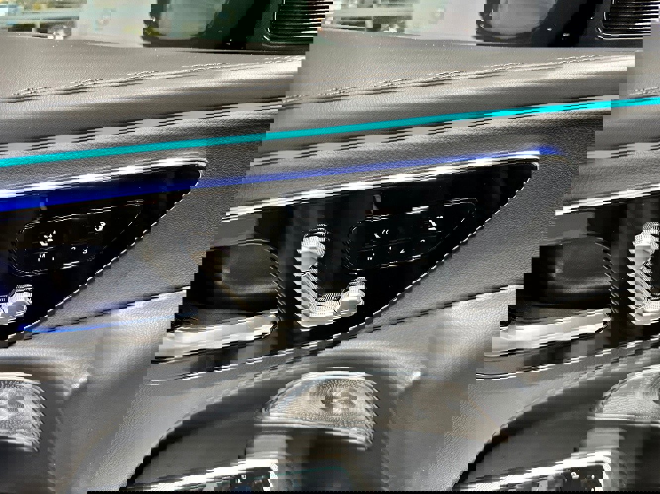 Used 2024 Mercedes-Benz E 350 4MATIC Sedan image 12