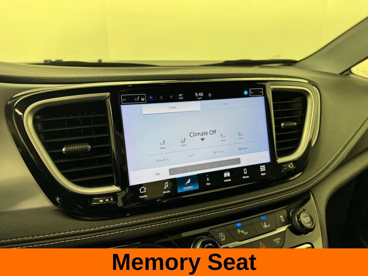 Used 2025 Chrysler Pacifica Limited image 18