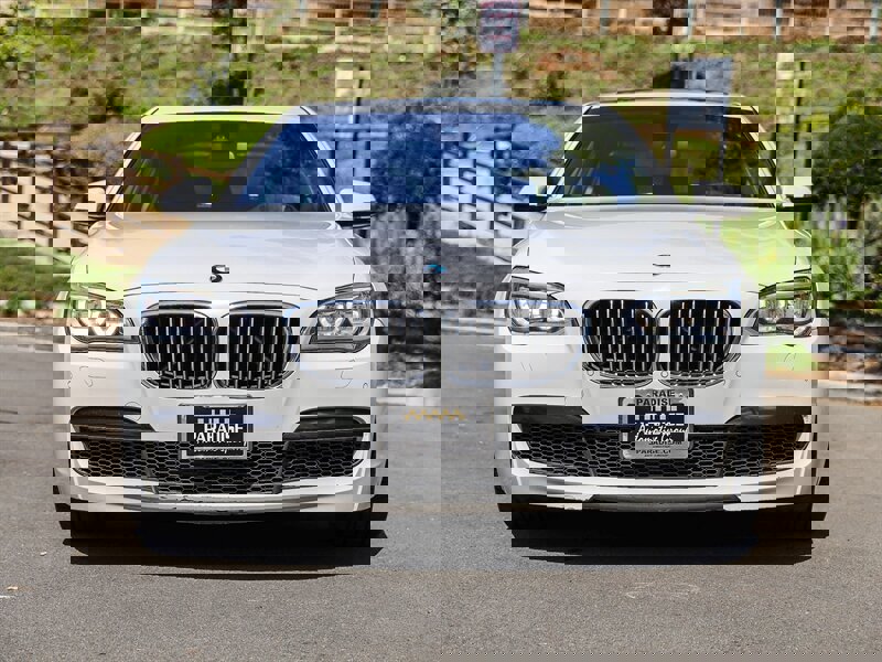 Used 2015 BMW 740Li image 8