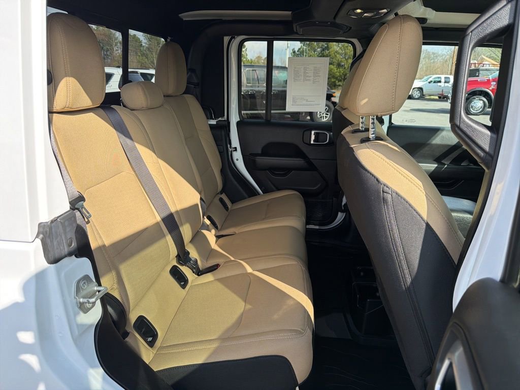 Used 2020 Jeep Gladiator Overland image 18