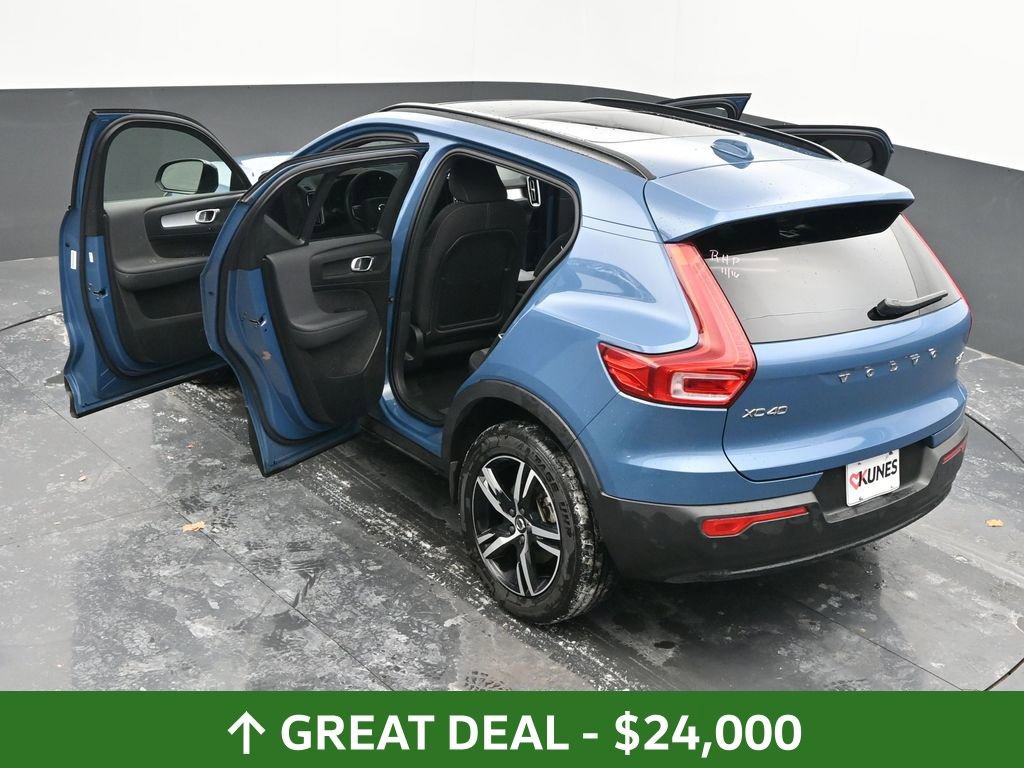 Used 2024 Volvo XC40 B5 Core image 62