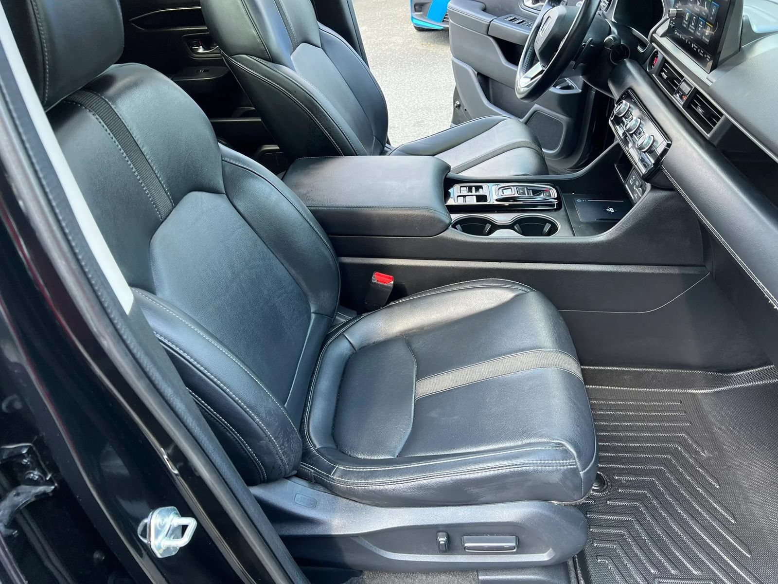 Used 2024 Honda Pilot Touring image 8