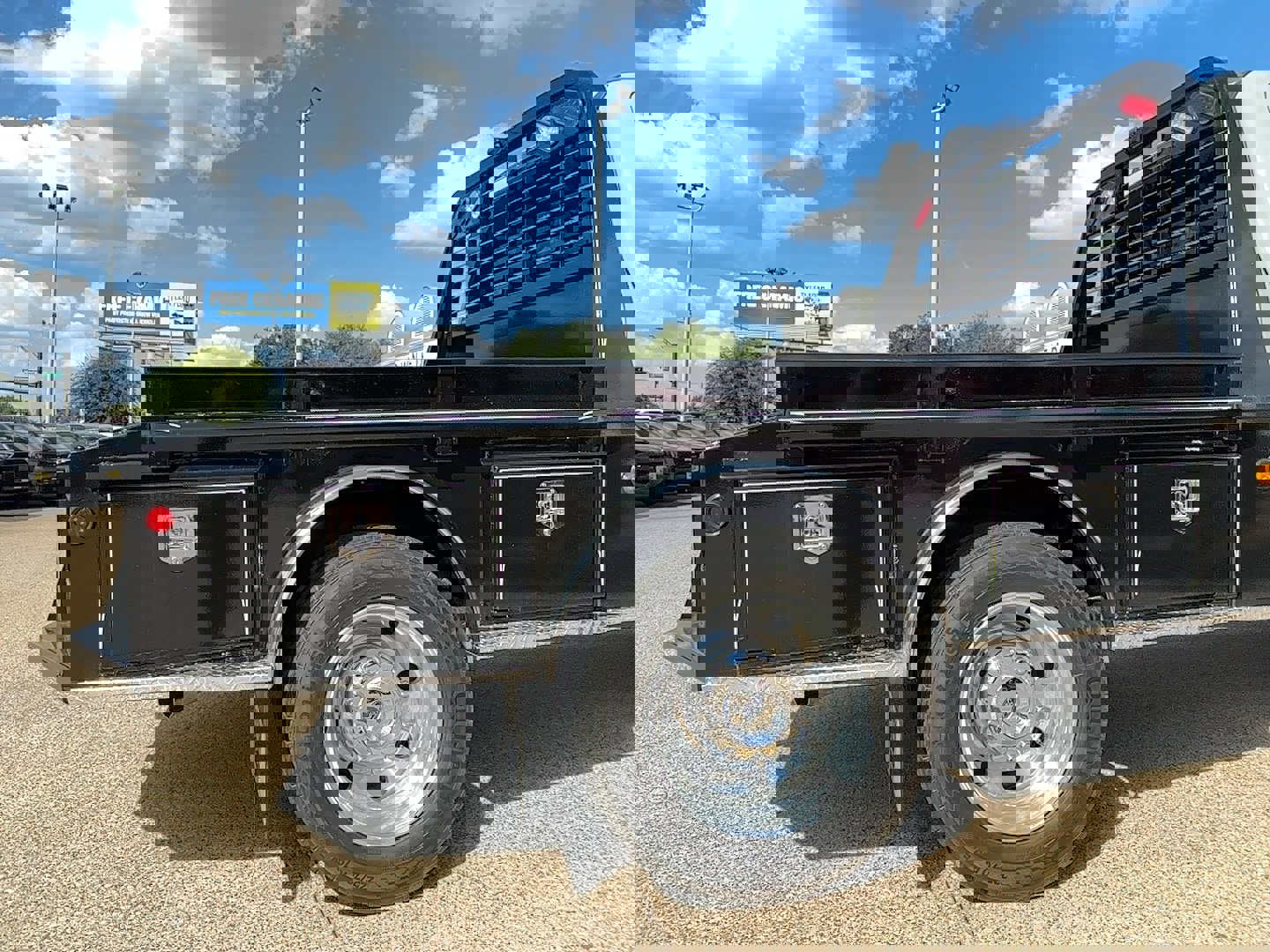 New 2025 Ford F450 Lariat image 11