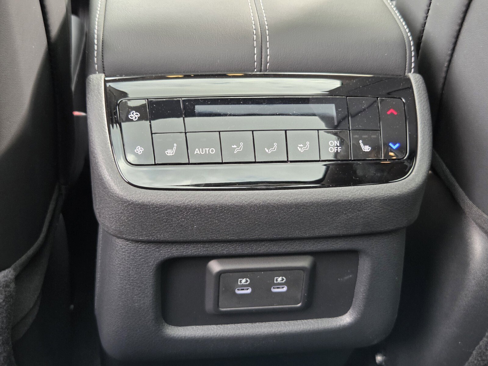 New 2026 INFINITI QX60 Luxe w/ Family Package image 11