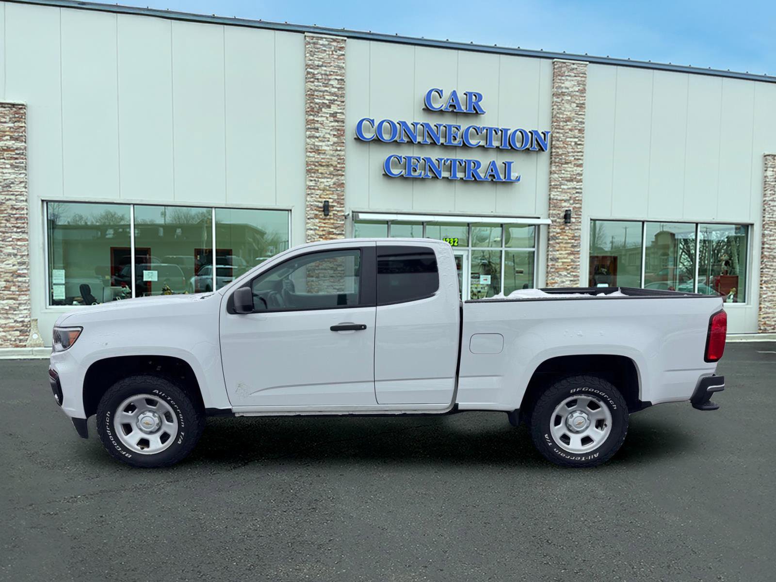 Used 2022 Chevrolet Colorado W/T w/ WT Convenience Package image 2