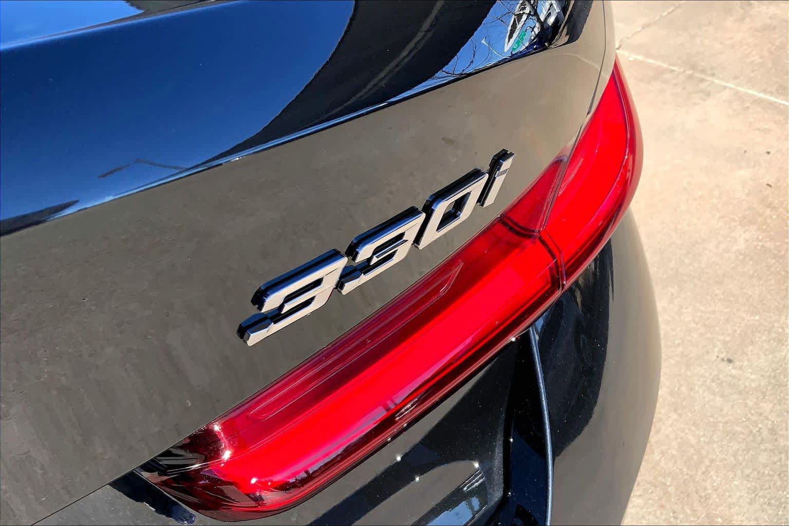 New 2026 BMW 330i xDrive Sedan w/ Premium Package AWD/4WD image 15