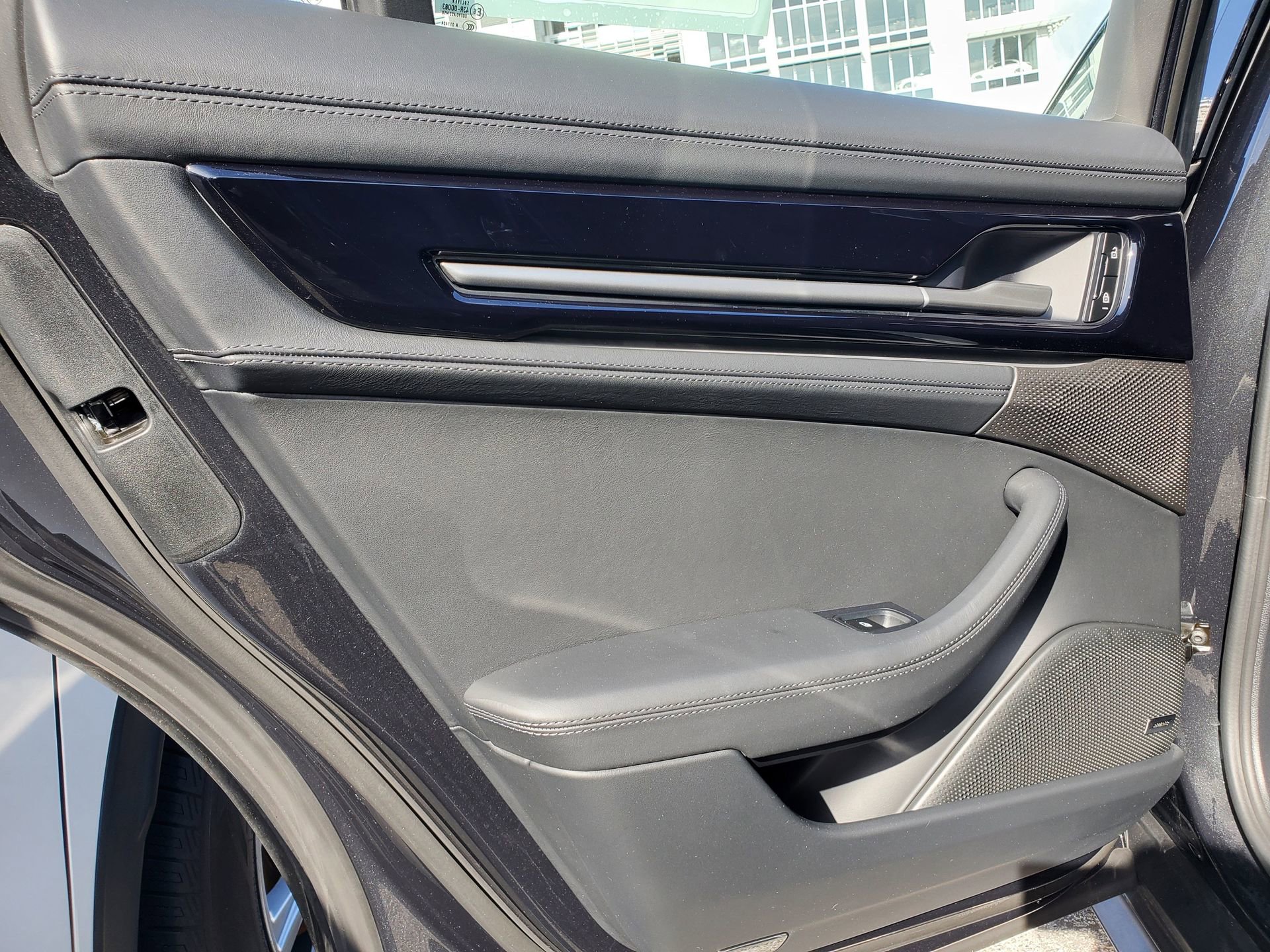 Used 2024 Porsche Panamera w/ Premium Package image 9