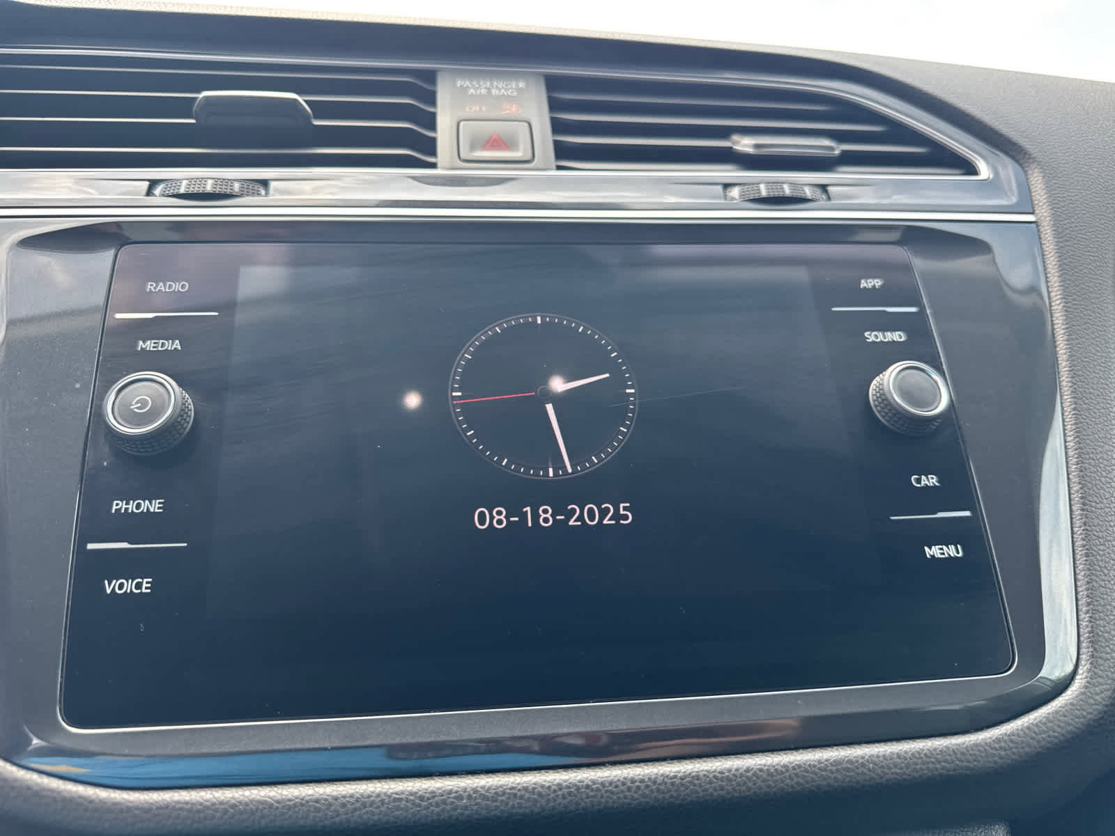 Certified 2024 Volkswagen Tiguan SE image 17