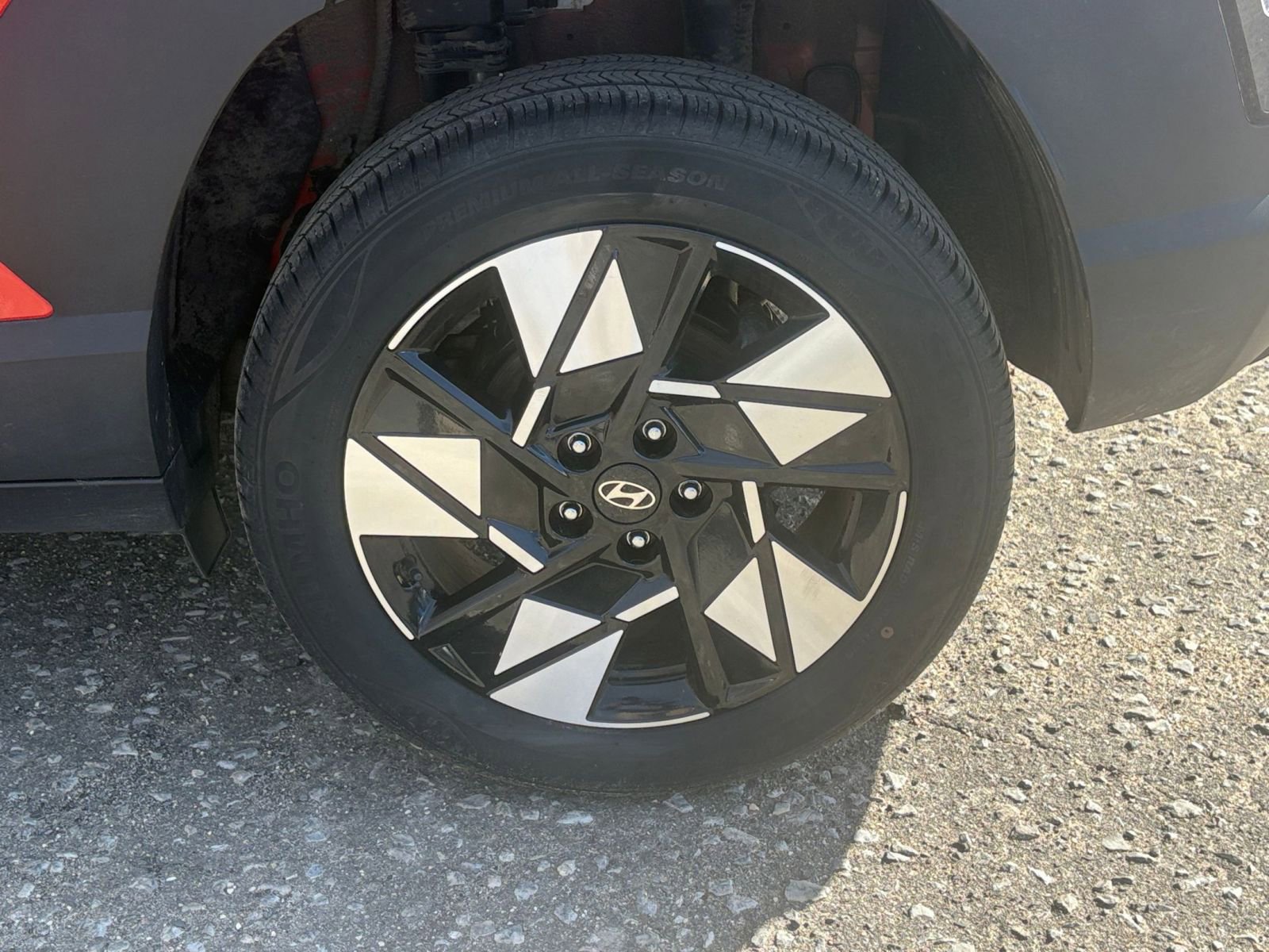 Used 2025 Hyundai Kona SEL image 27