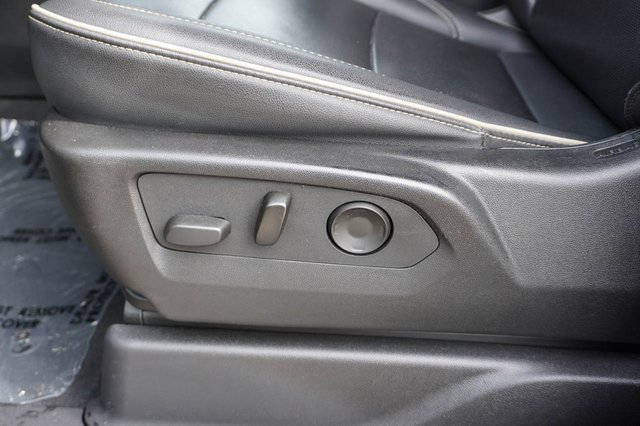 Used 2024 GMC Yukon SLT image 13