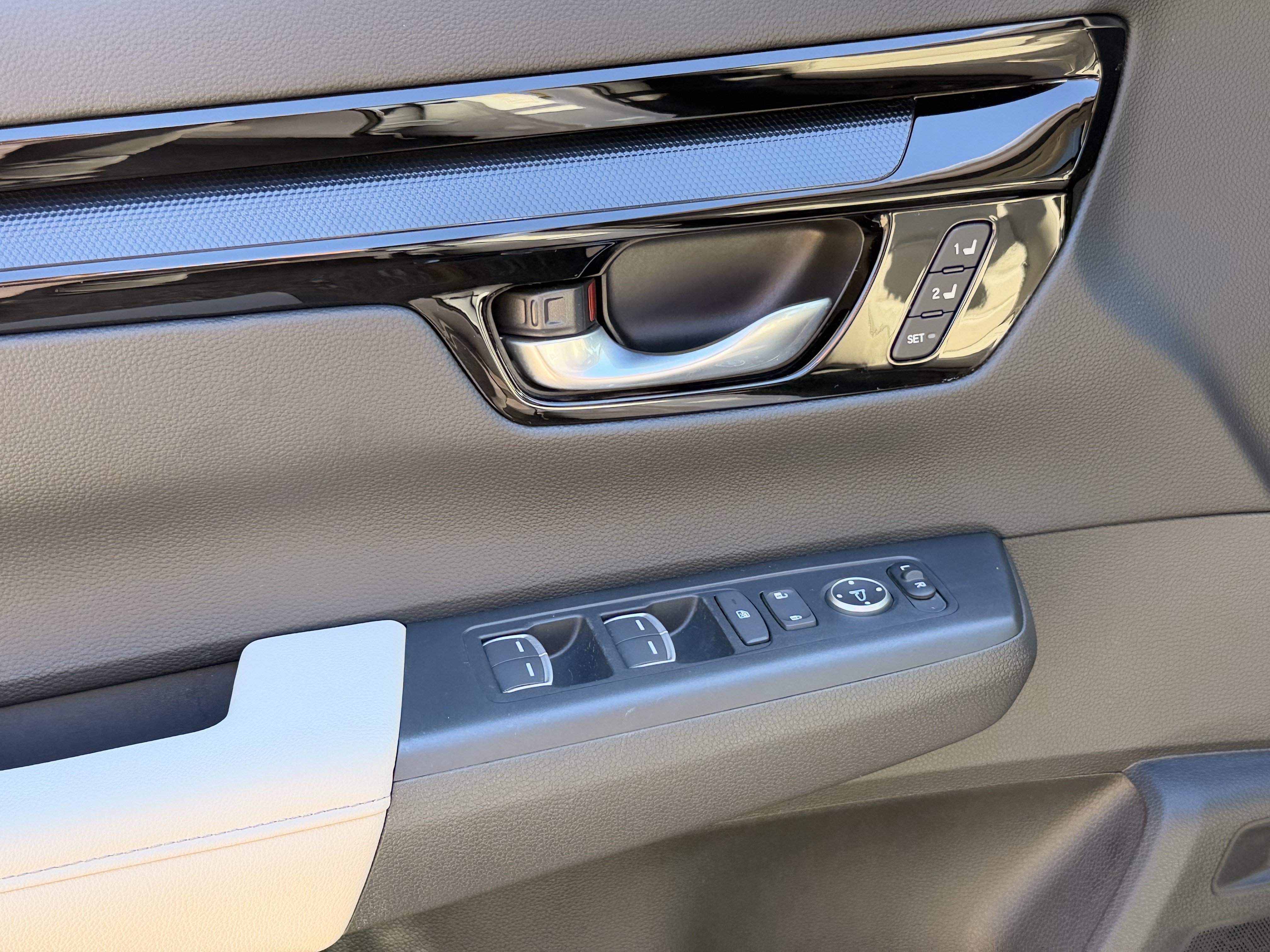 Used 2024 Honda CR-V EX-L image 11